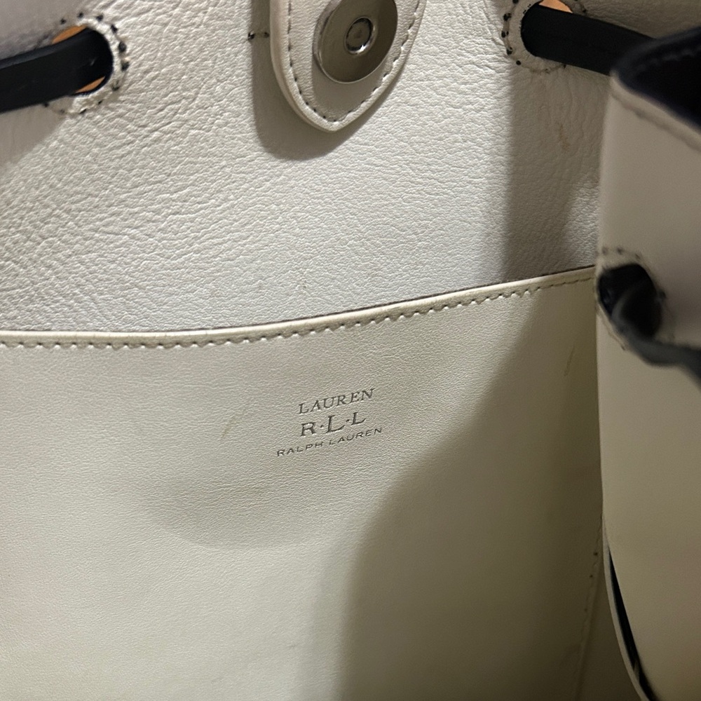 Lauren Ralph Lauren Stylish Black and White Bucket Bag w/ inside bag - Picture 9 of 10